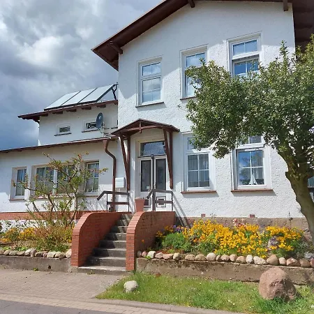 Backbord Und Steuerbord Appartement Sassnitz Buitenkant foto
